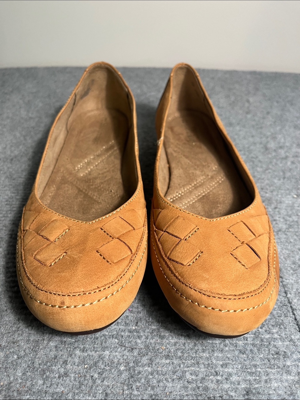Naturalizer Women’s Tan Suede Loafers. Slight discoloration on left shoe.